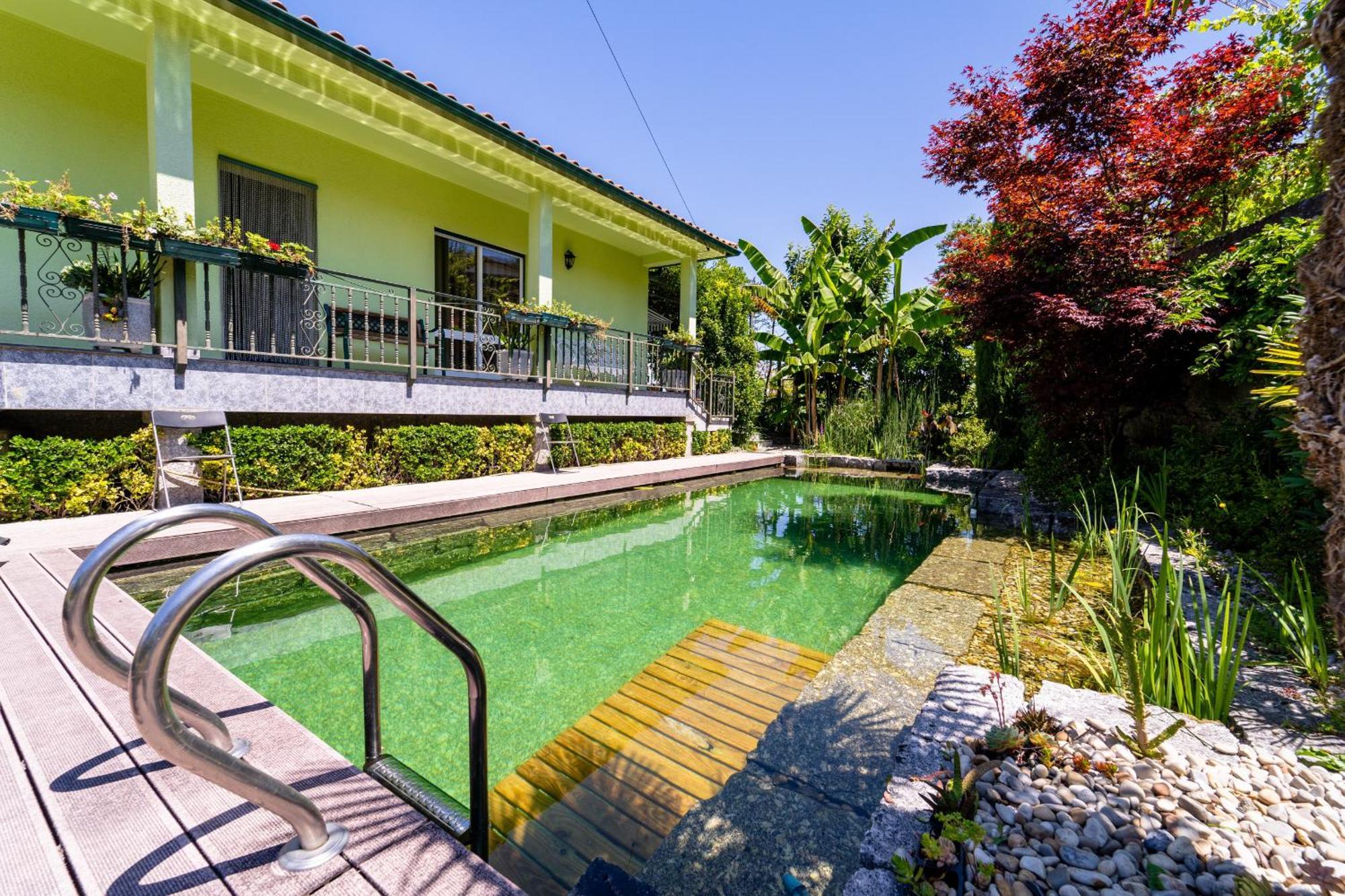 Gondomar Guimaraes - Moradia V3 Com Piscina Natural By House And People Exteriör bild