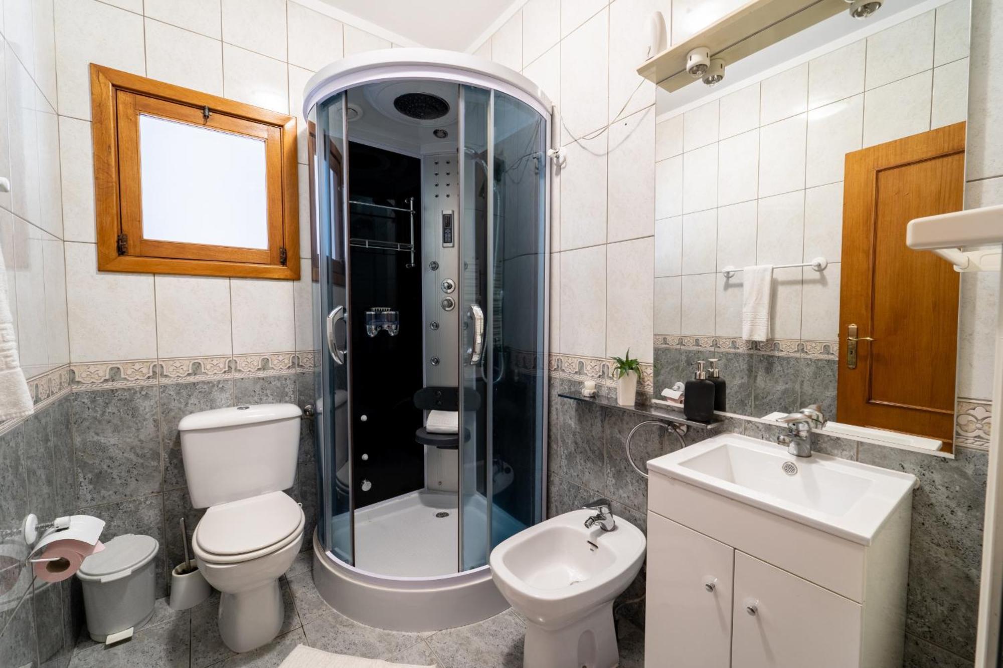 Gondomar Guimaraes - Moradia V3 Com Piscina Natural By House And People Exteriör bild
